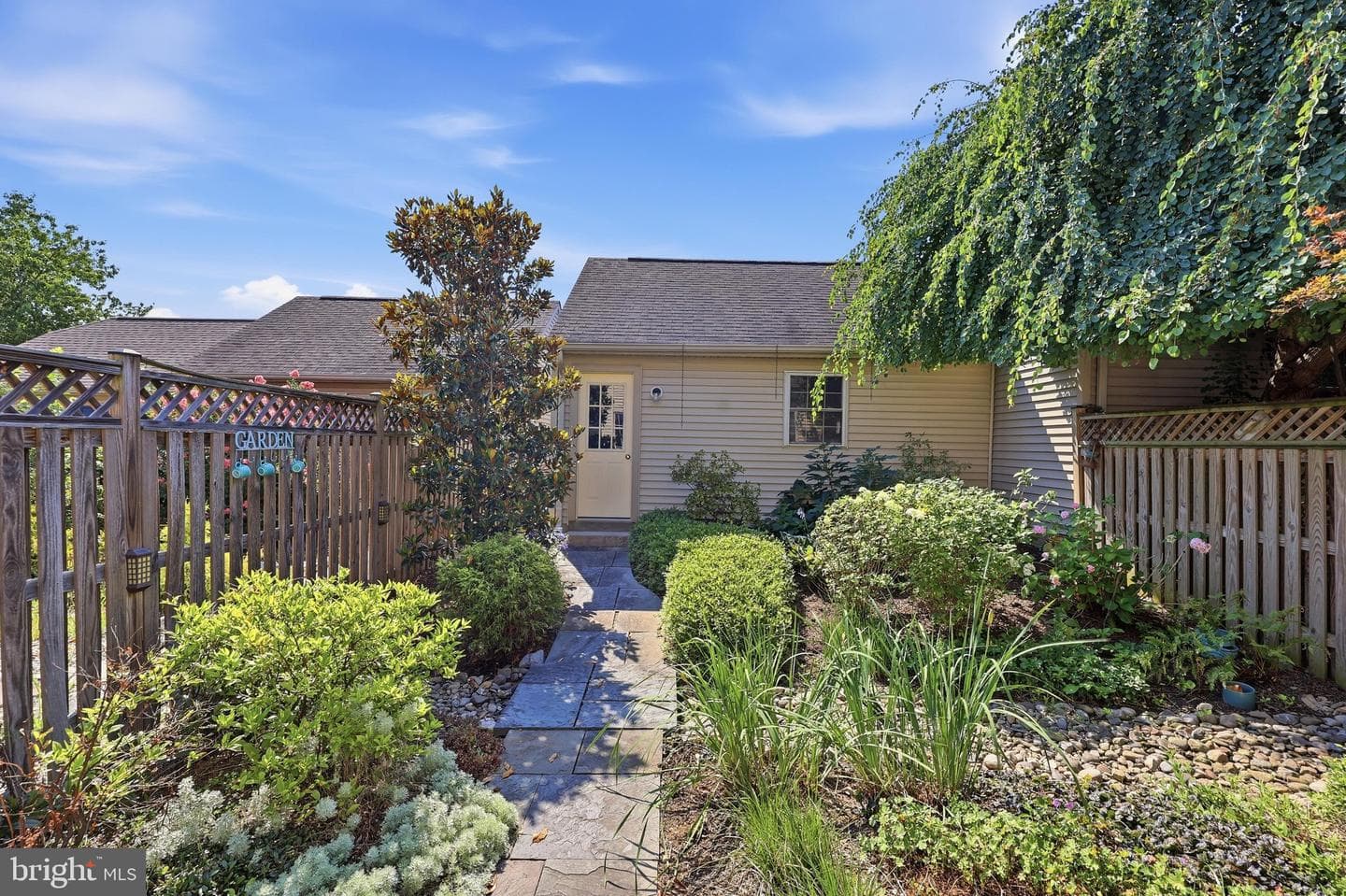 2215 Parish Lane photo 45