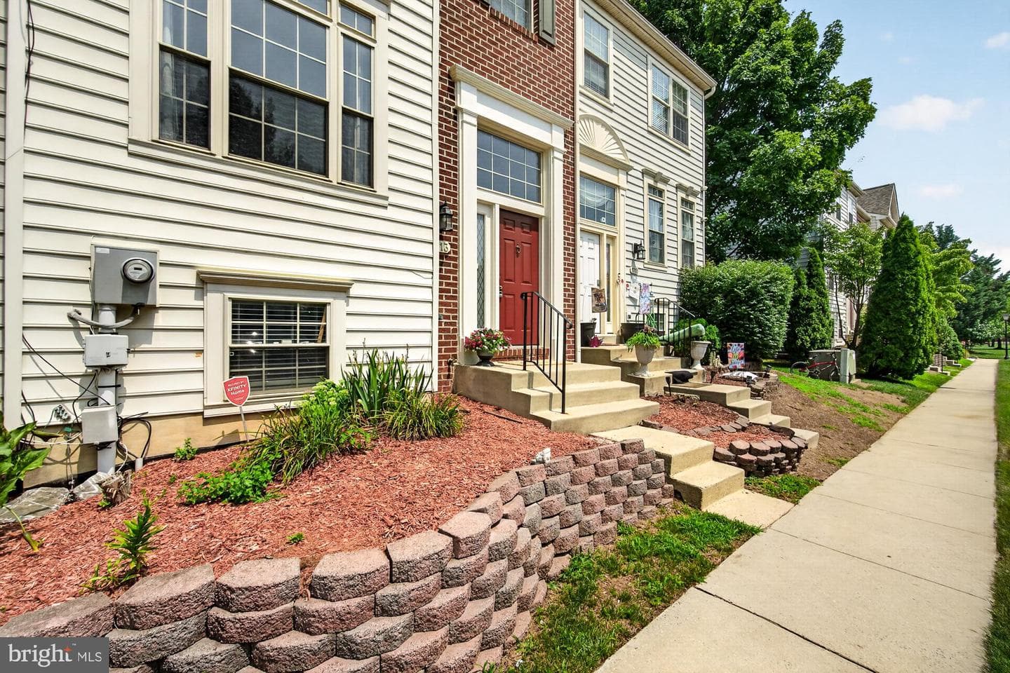 1713 Woodruff Way photo 4