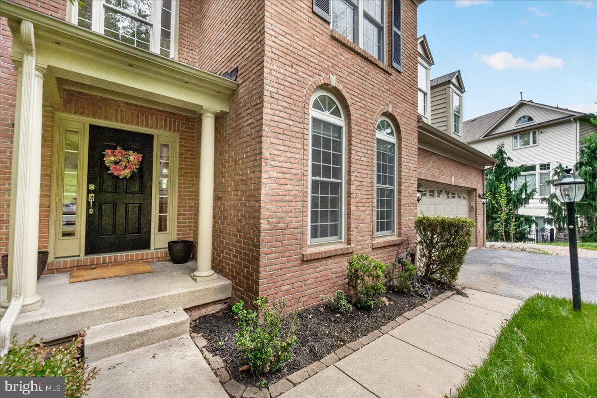 9710 Woodfield Court photo 6