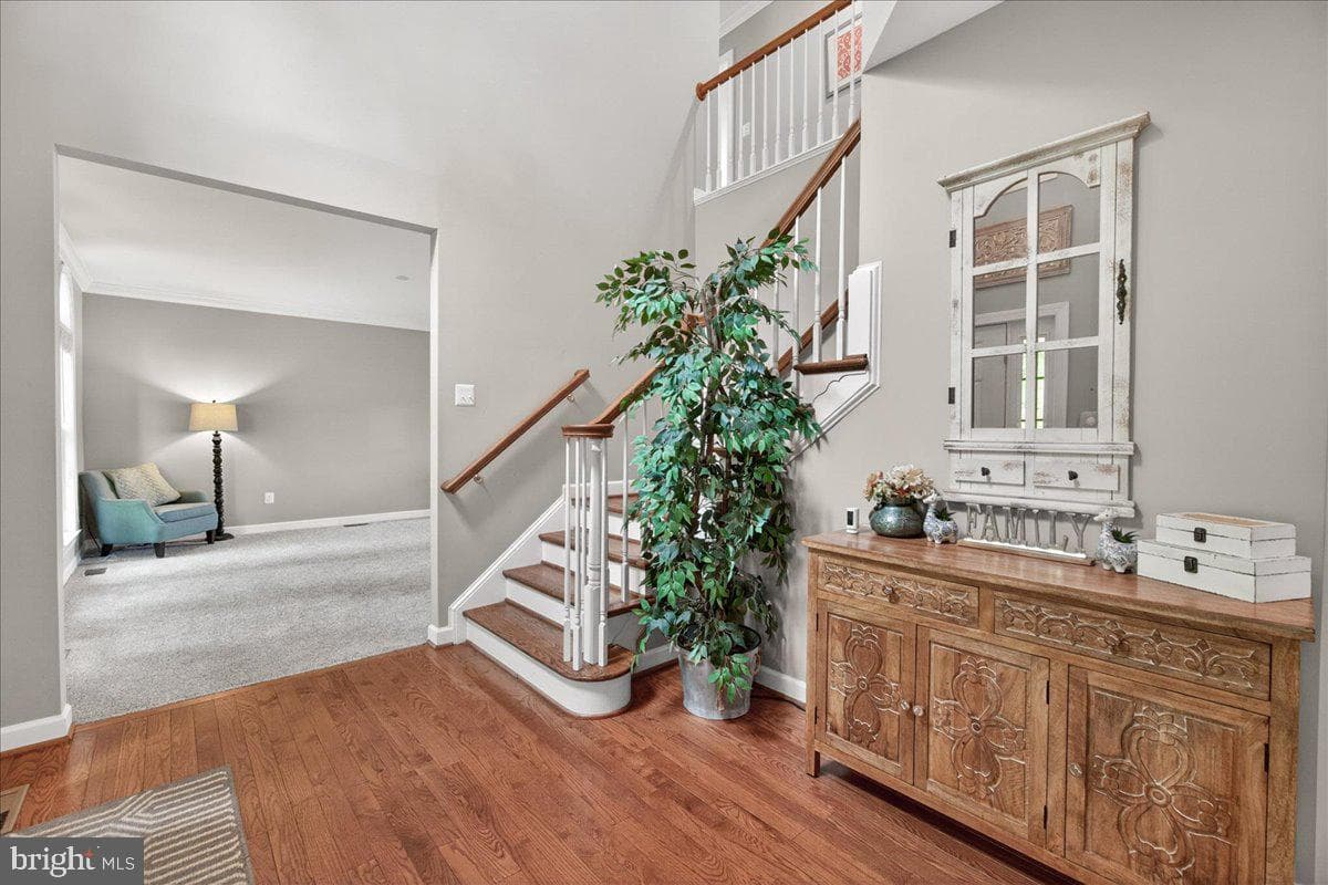 9710 Woodfield Court photo 8