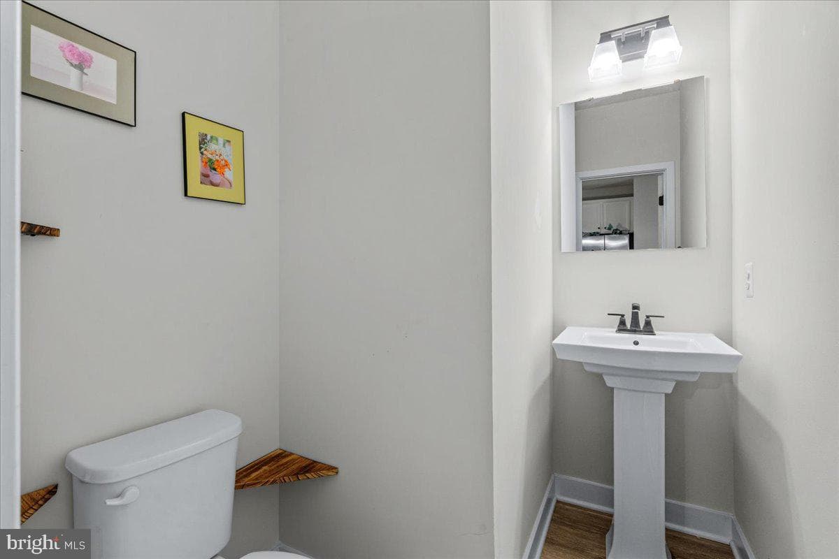 6116 Goshawk Street photo 10