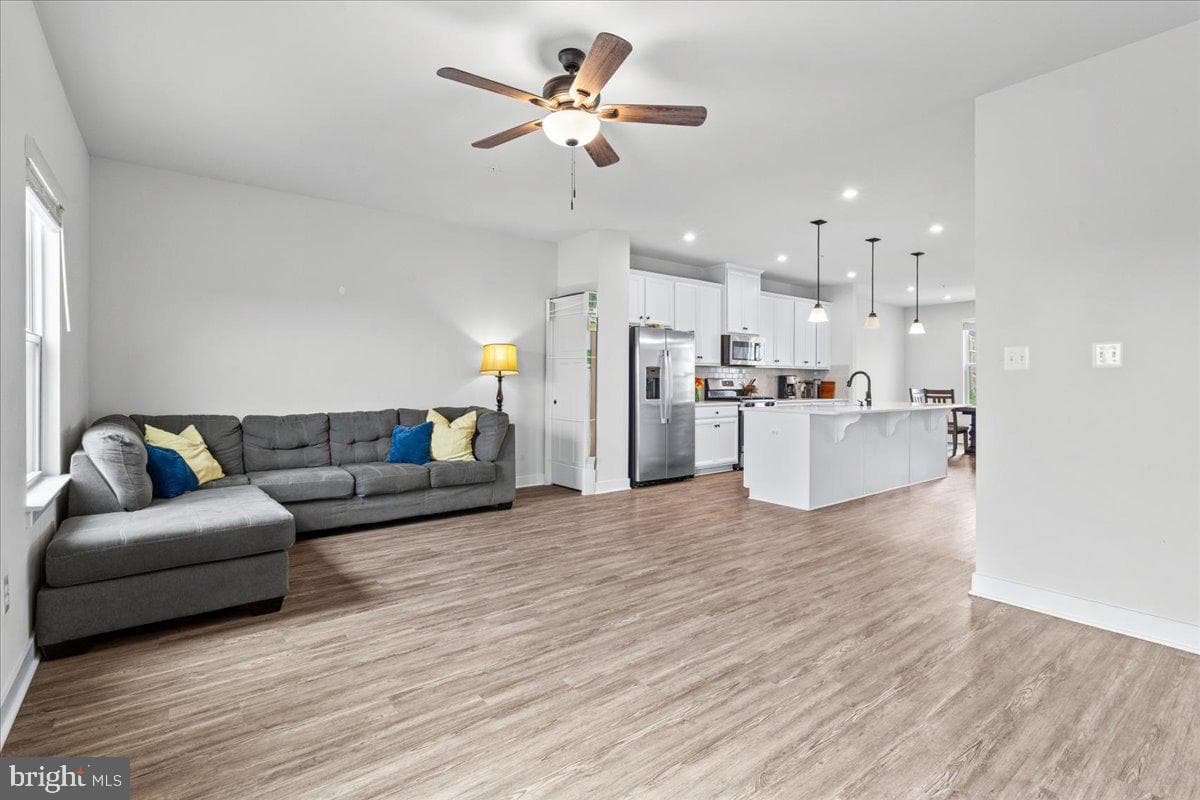 6116 Goshawk Street photo 12