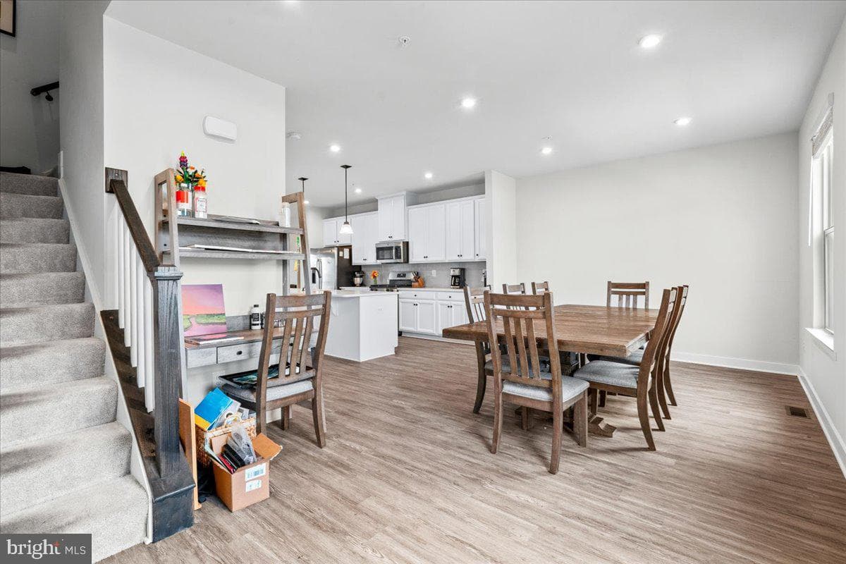 6116 Goshawk Street photo 16