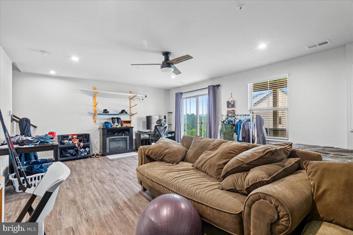 6116 Goshawk Street photo 30