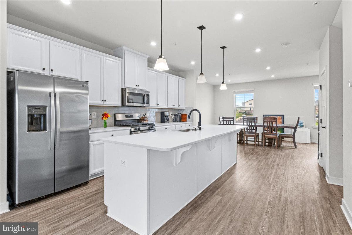 6116 Goshawk Street photo 7