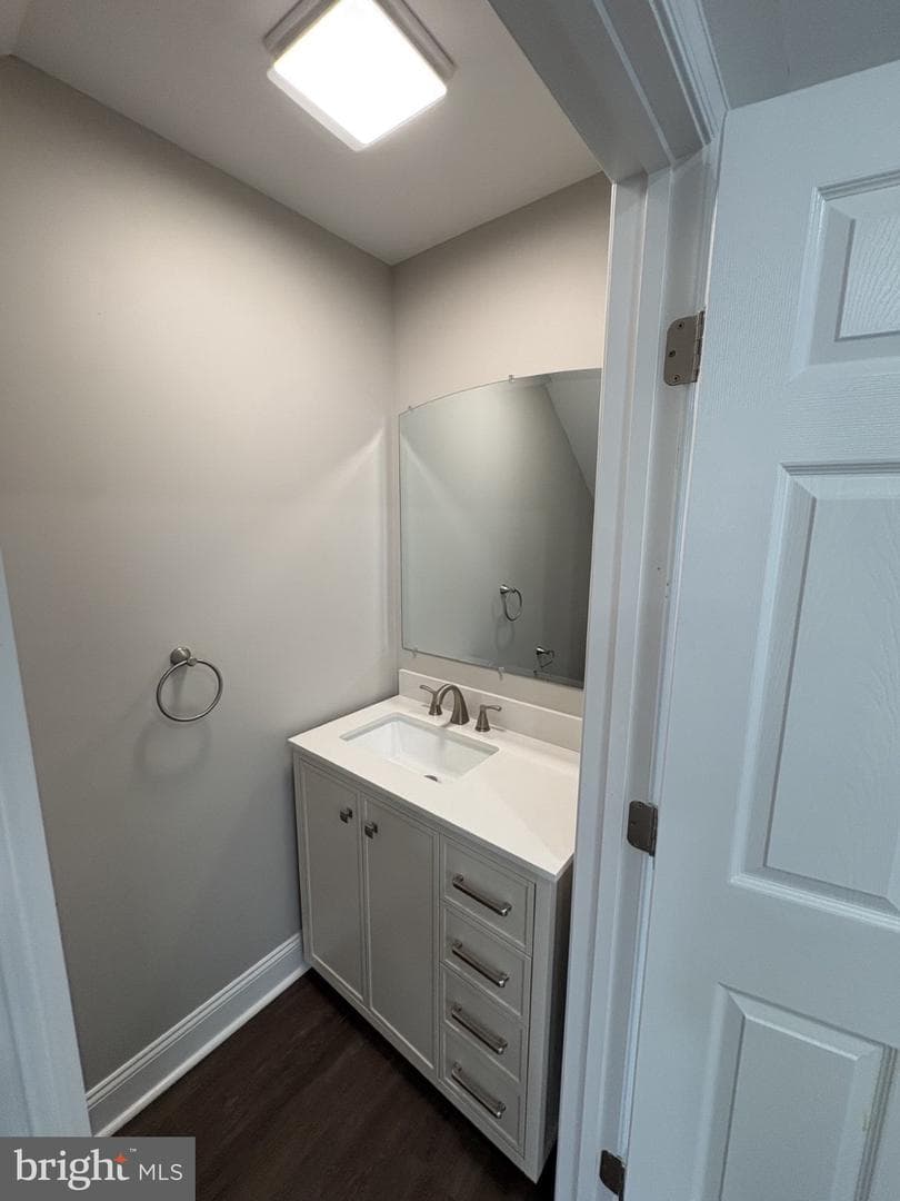 223 E 5th Street photo 13