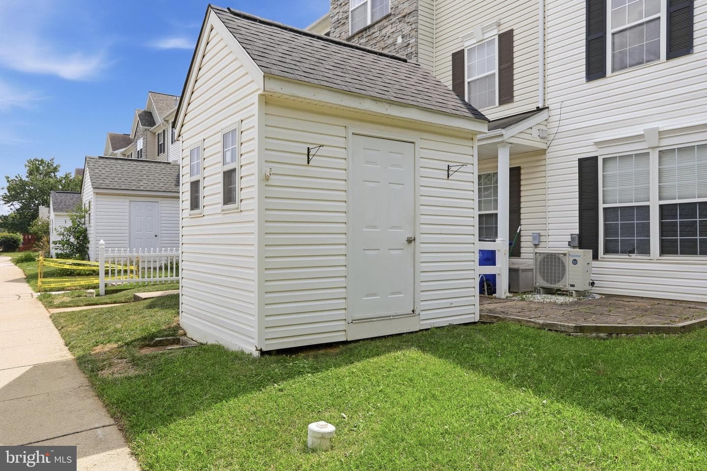 4900 Edgeware Terrace photo 22