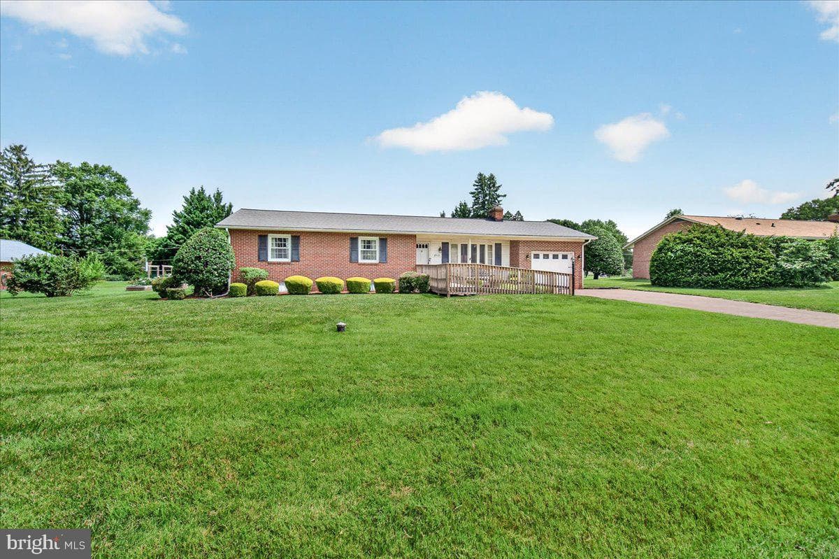 7910 Edgewood Farm Road photo 15