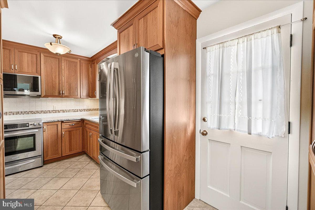 7910 Edgewood Farm Road photo 22