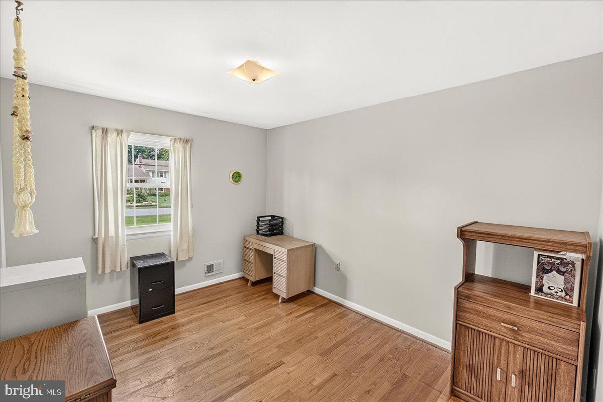 7910 Edgewood Farm Road photo 24