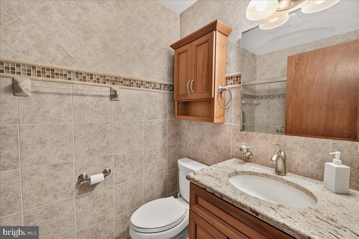 7910 Edgewood Farm Road photo 25