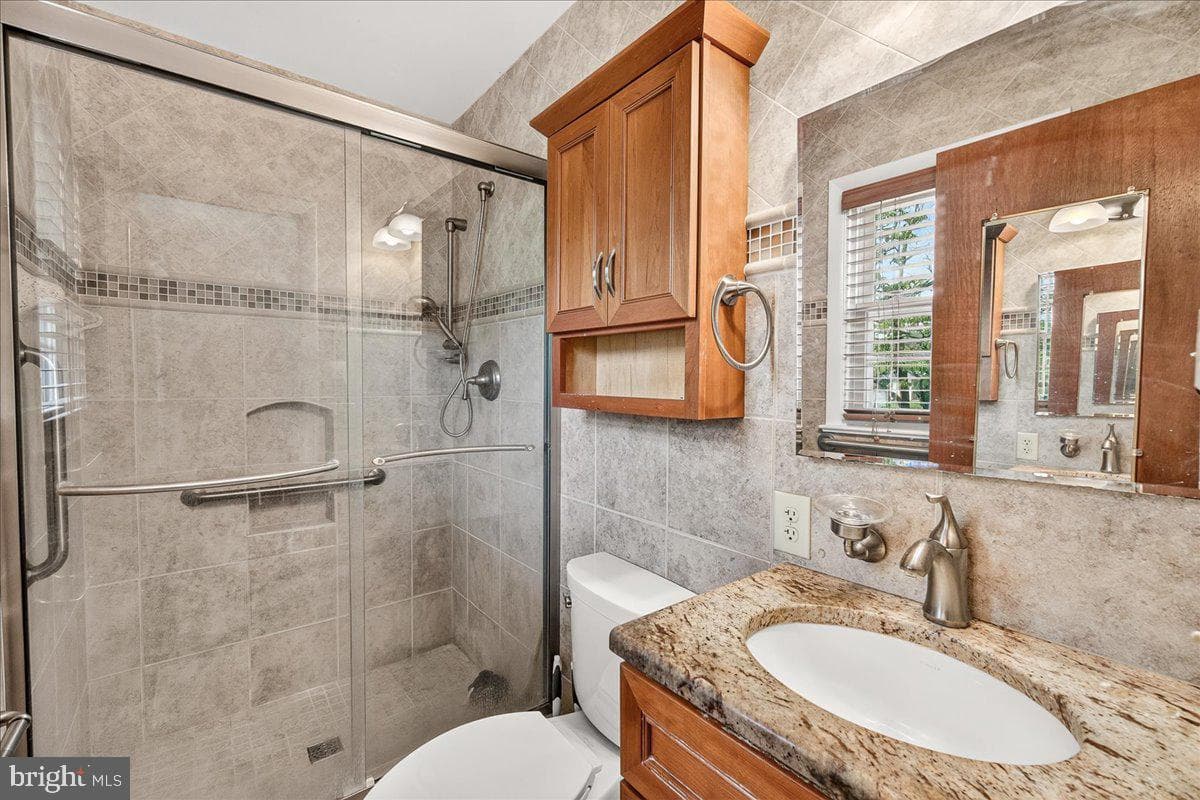 7910 Edgewood Farm Road photo 30