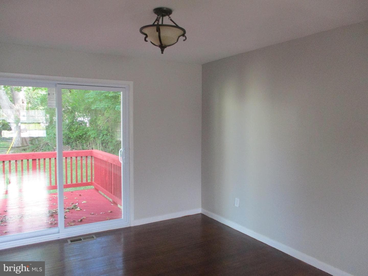 1605 Samantha Drive photo 7