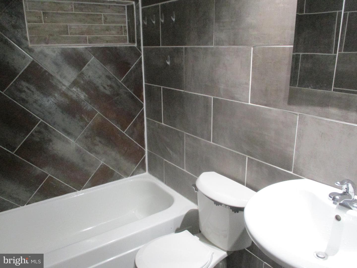 1605 Samantha Drive photo 8
