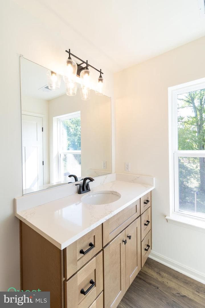 2115 Nuttal Avenue photo 35