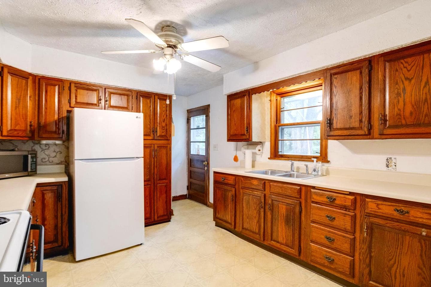 1405 Pomeroy Avenue photo 11