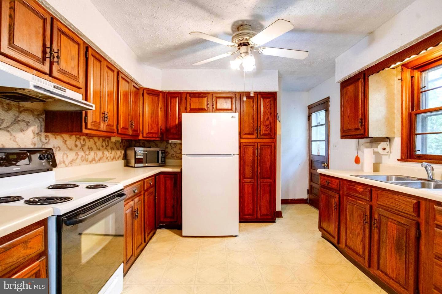 1405 Pomeroy Avenue photo 15