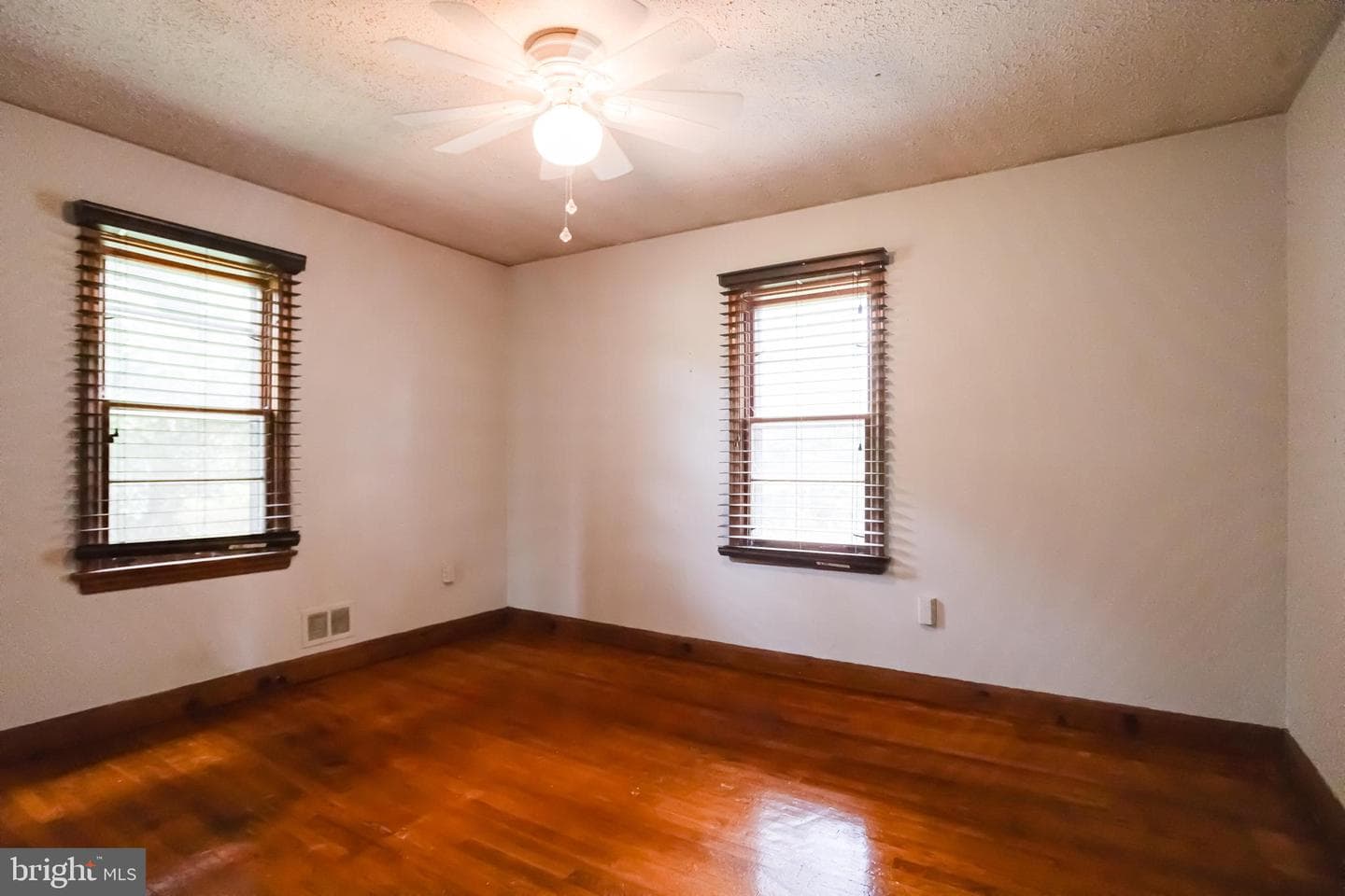 1405 Pomeroy Avenue photo 26