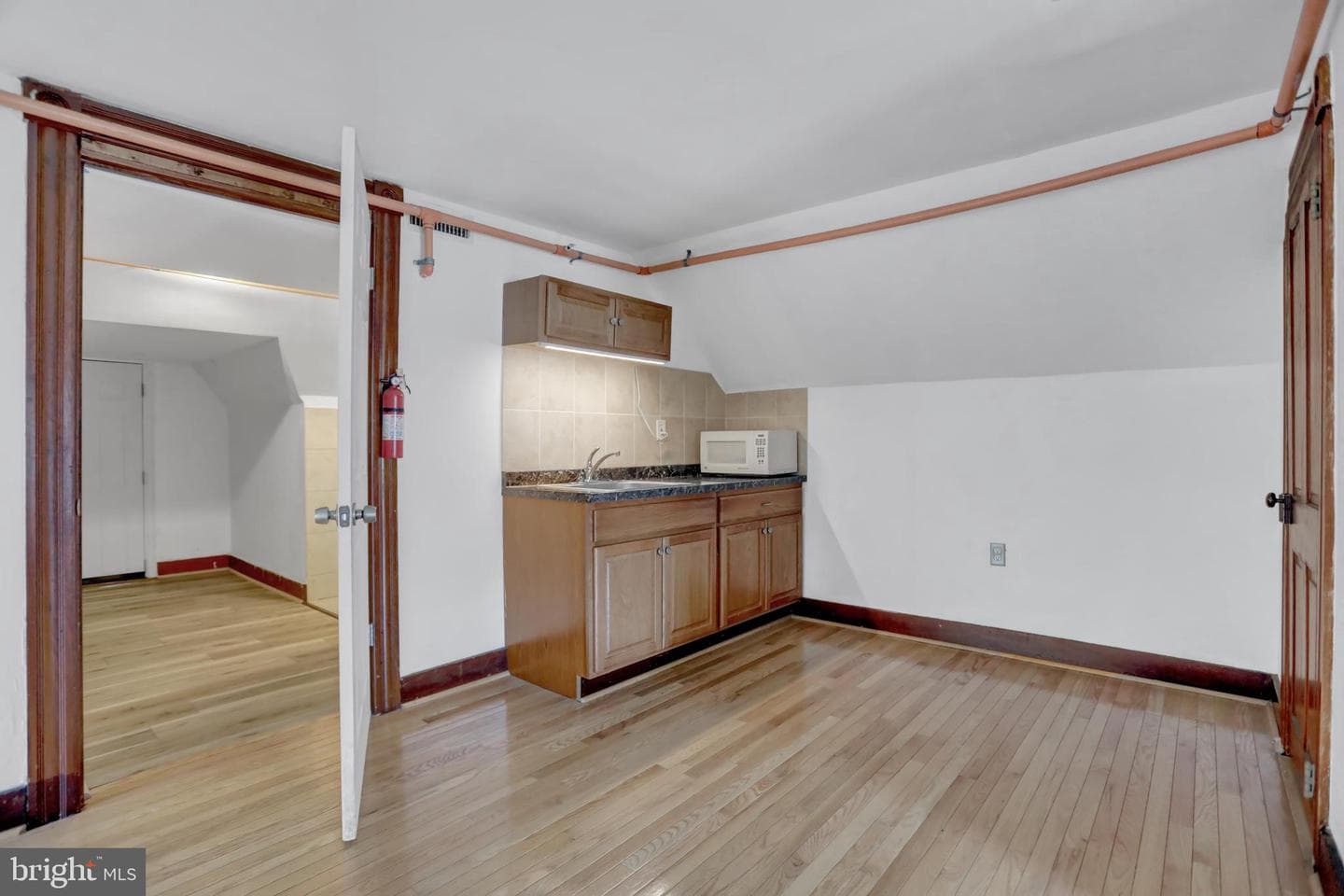 631 W Bel Air Avenue photo 54