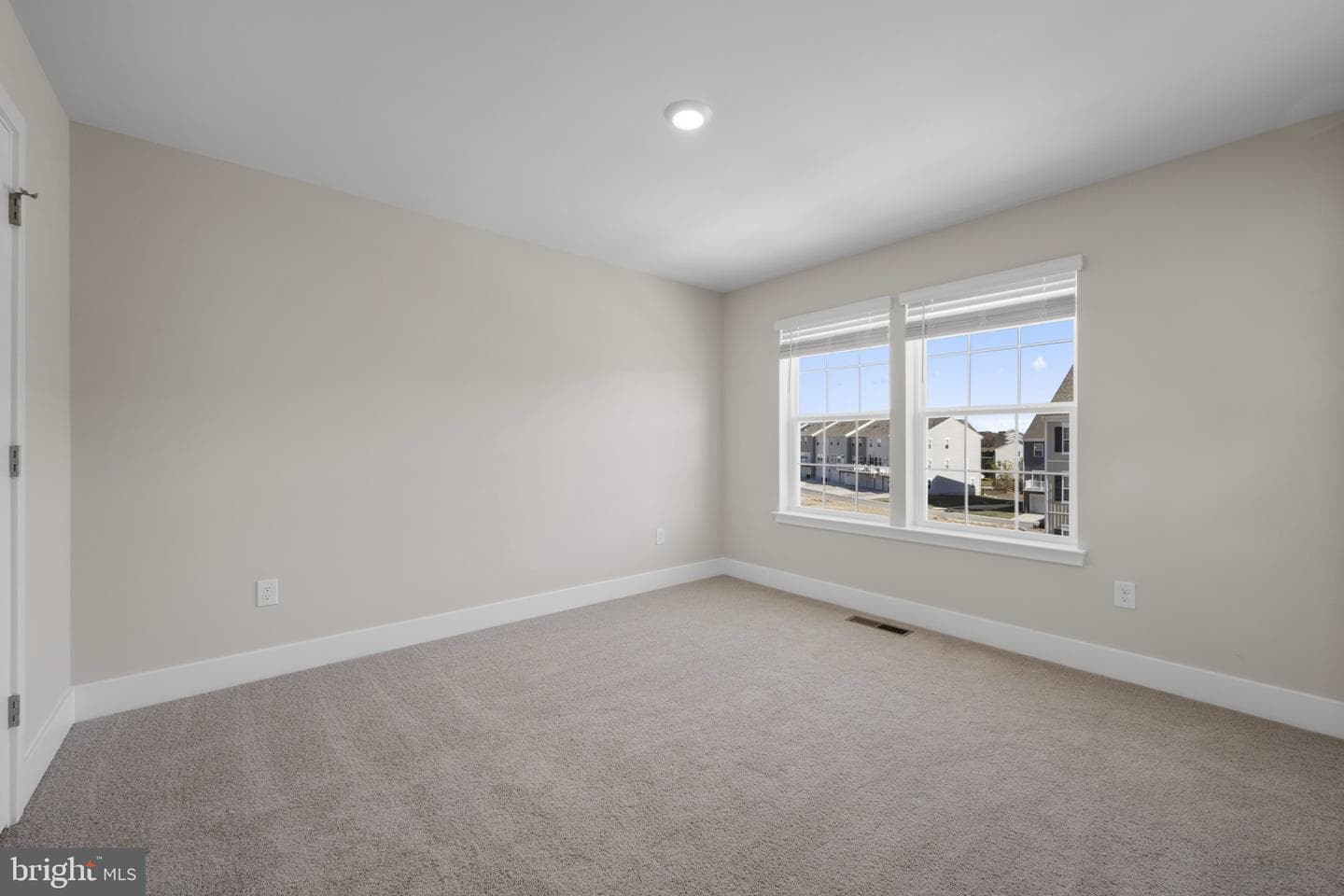 343 Hackley Drive photo 15