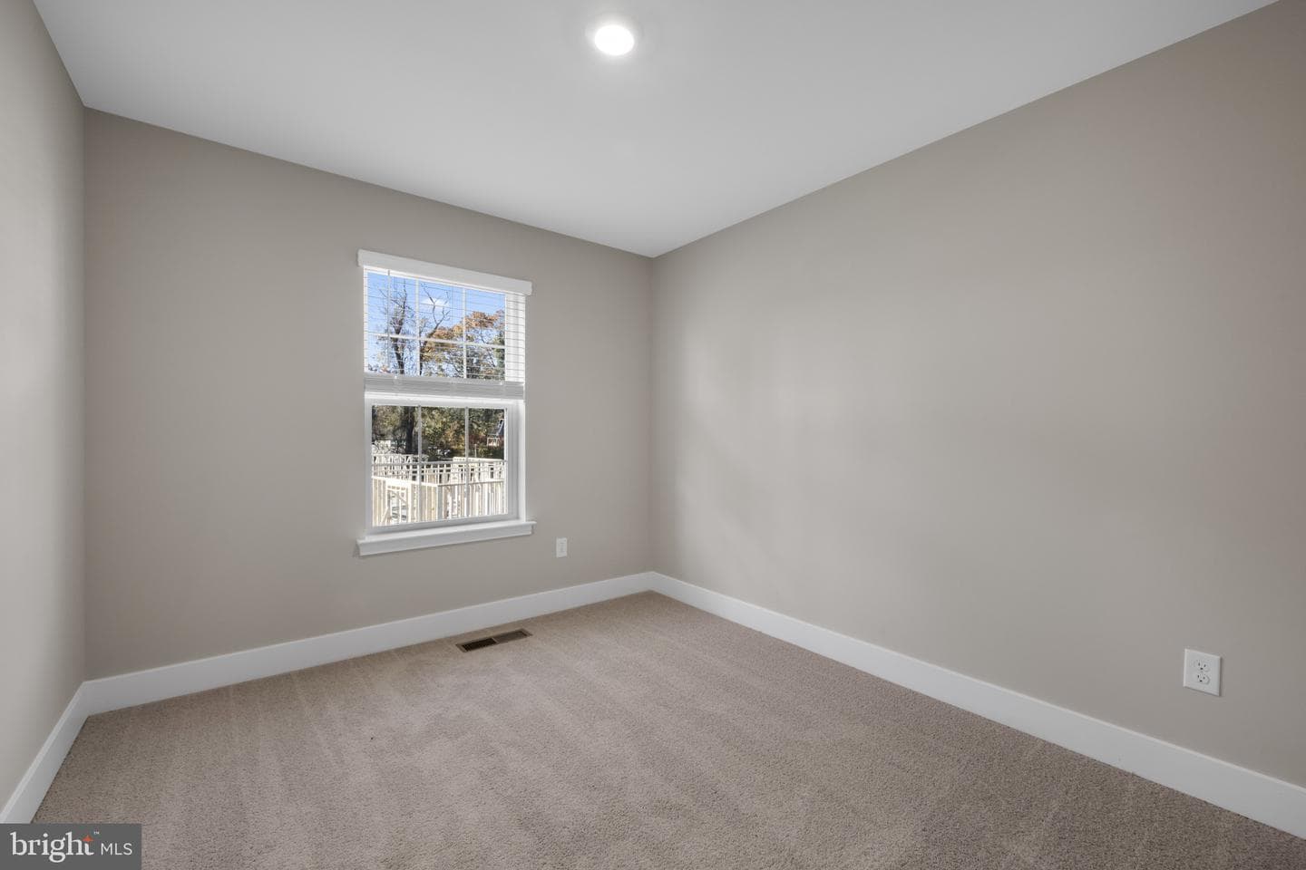 343 Hackley Drive photo 24