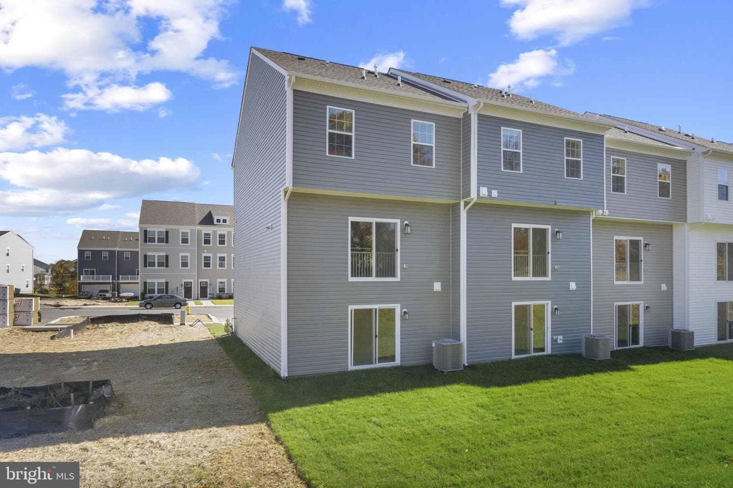 343 Hackley Drive photo 32