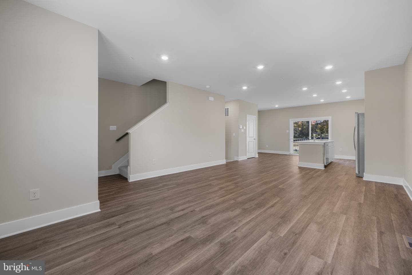 343 Hackley Drive photo 9