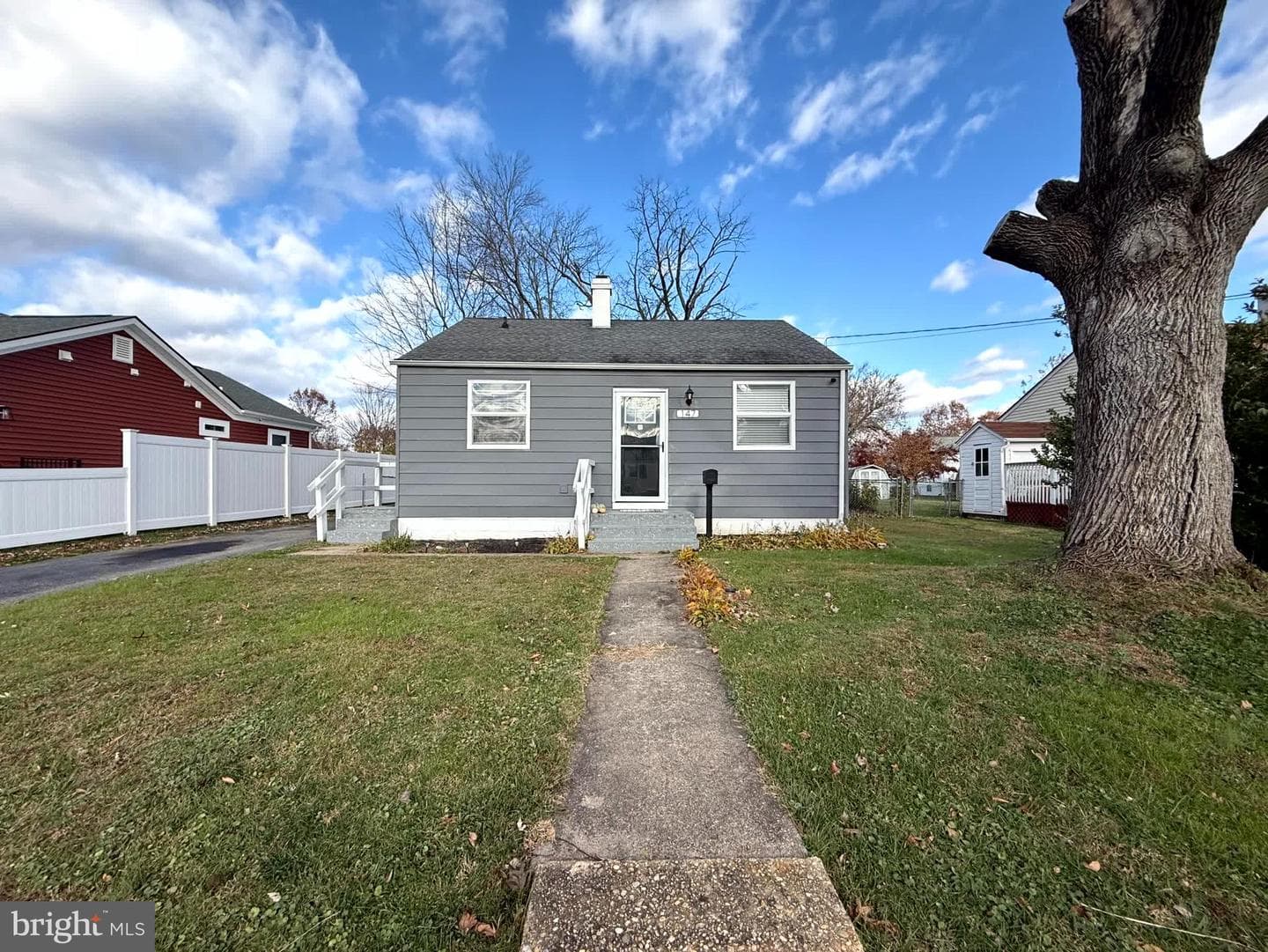 147 Bannister Avenue photo 2