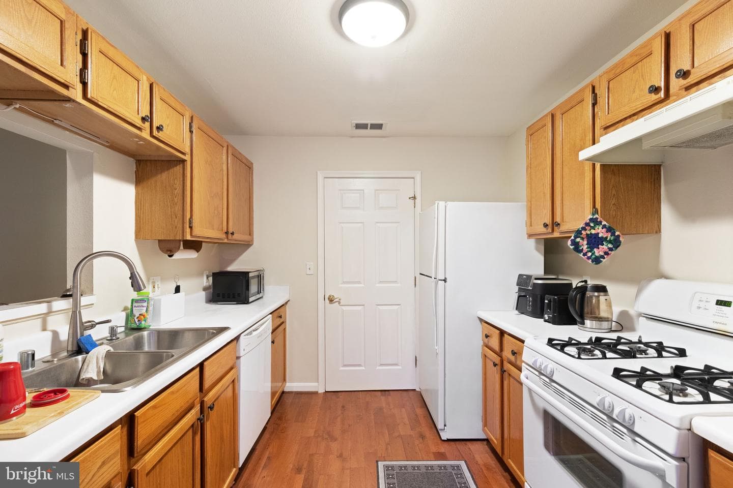 608 Churchill Rd # 608E photo 11