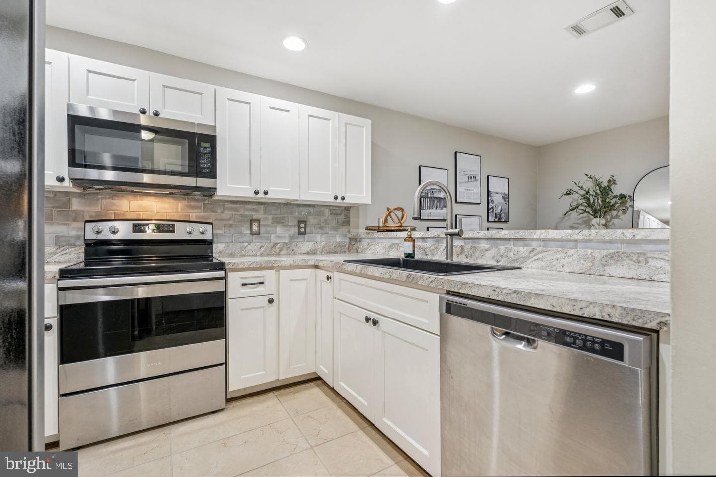 606 Squire Lane #606-A photo 11