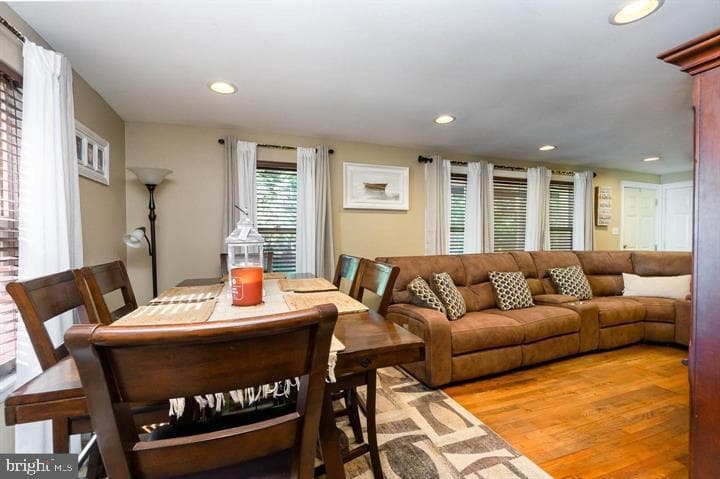 211 E Wheel Road photo 7