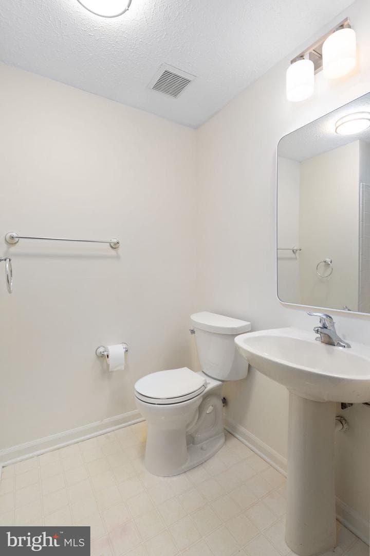 1404 Golden Rod Court #b photo 20
