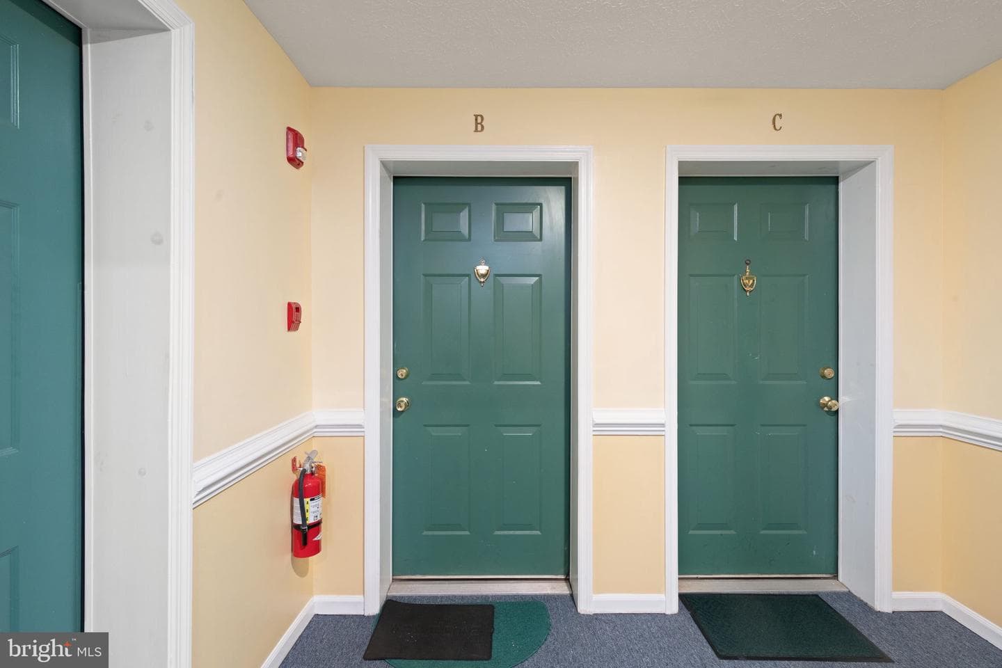 1404 Golden Rod Court #b photo 3