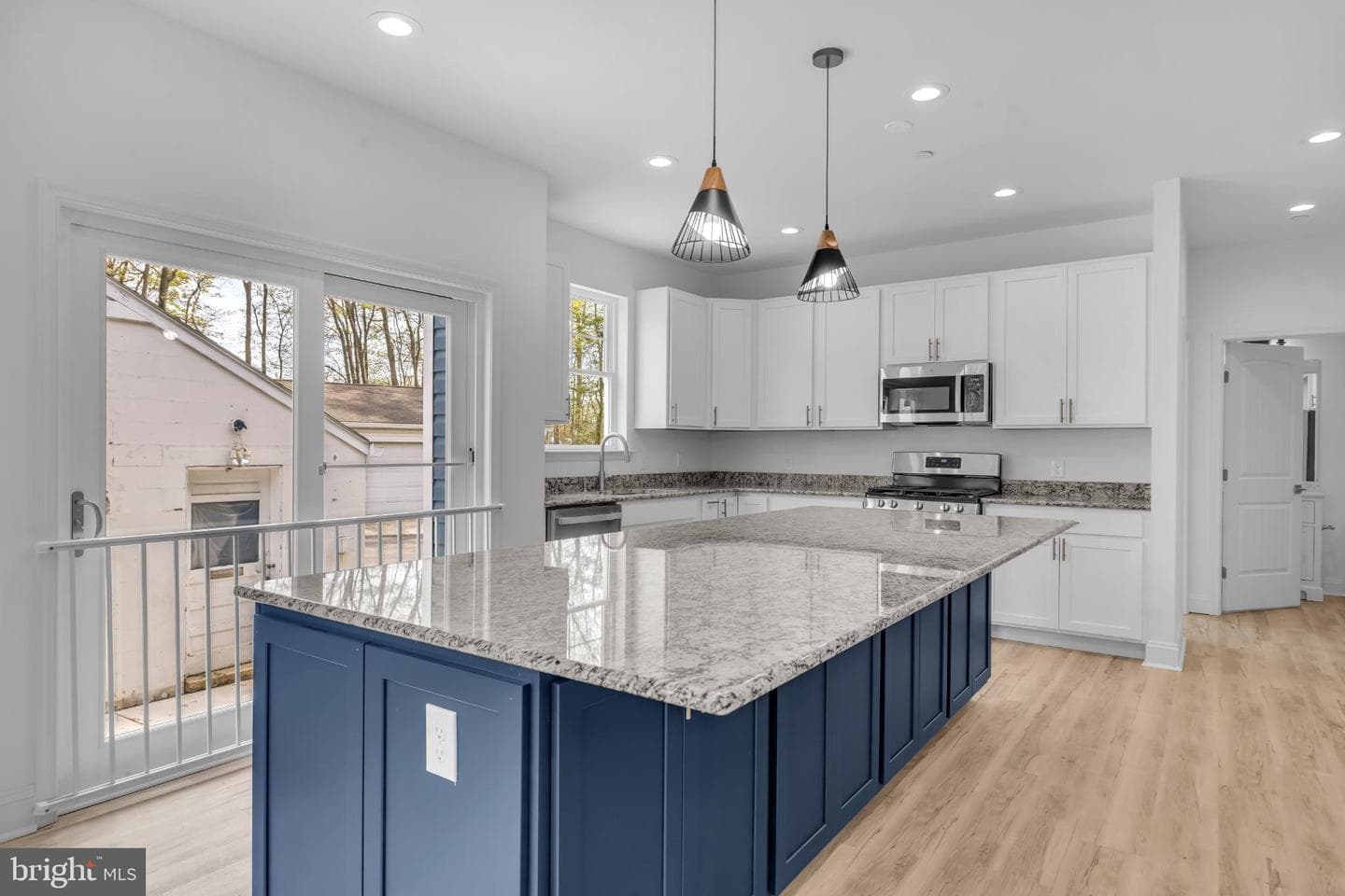 413 Trimble Road photo 17