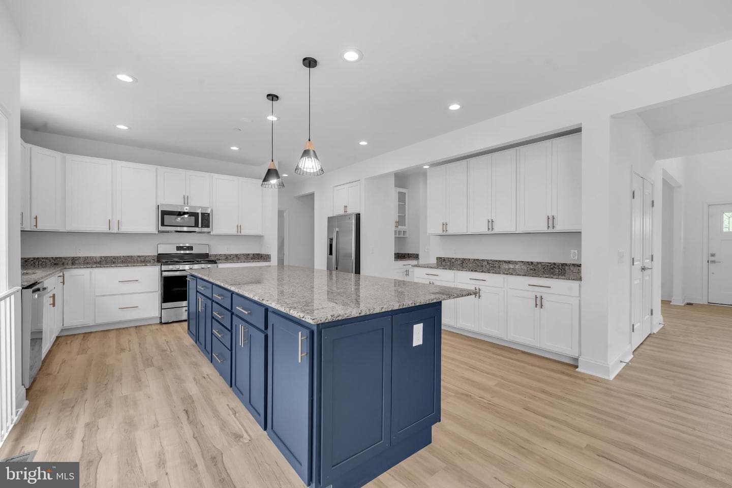 413 Trimble Road photo 18