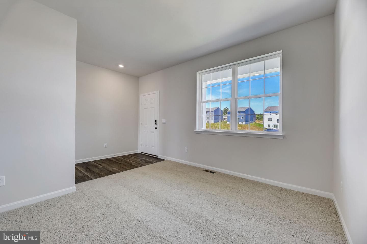 804 Hyssop Court photo 4