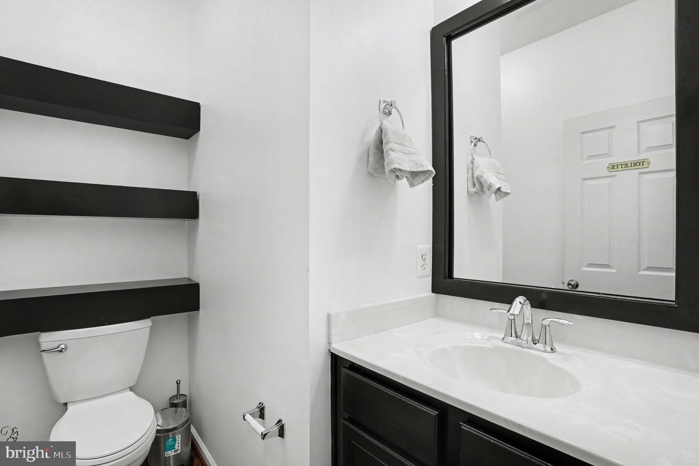 506 Millar Court photo 3