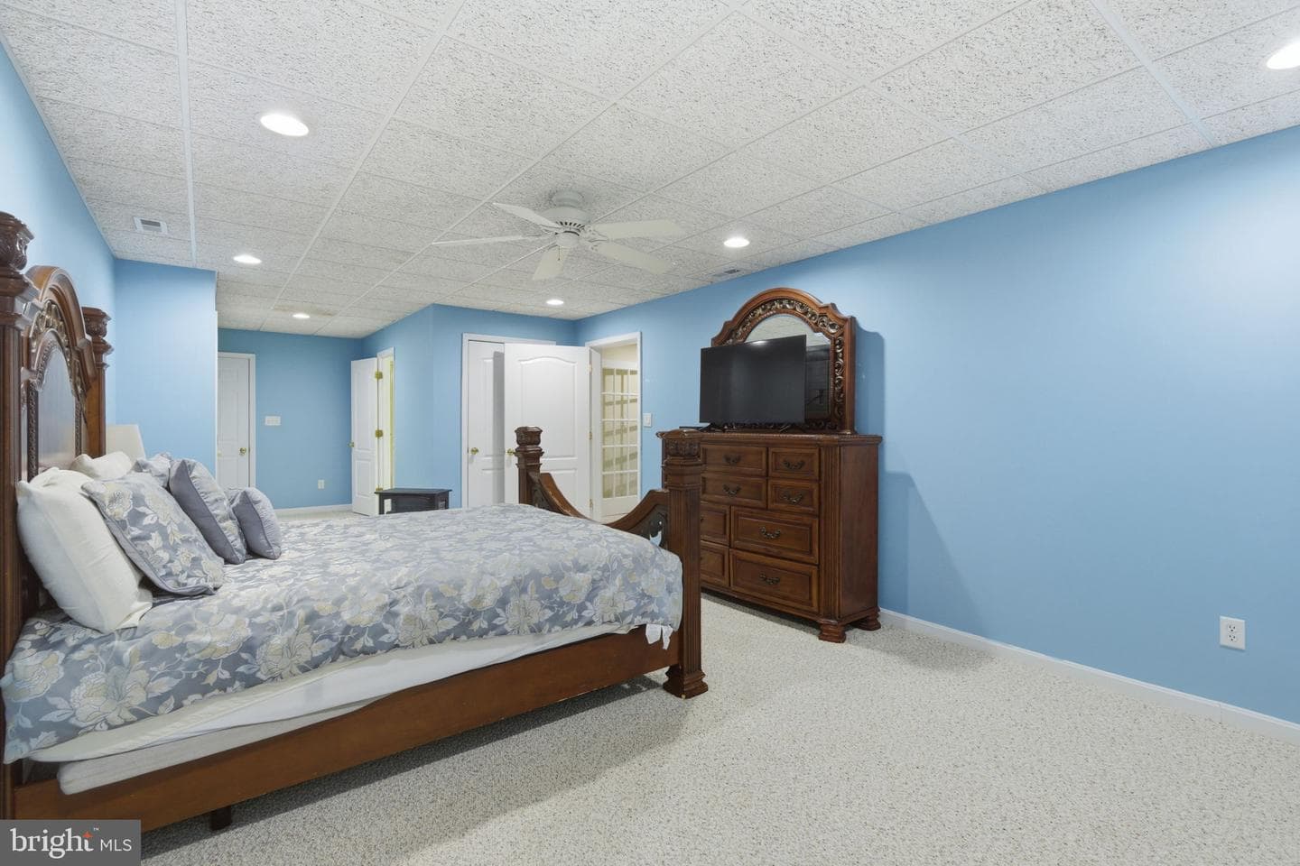 922 Sidehill Drive photo 45