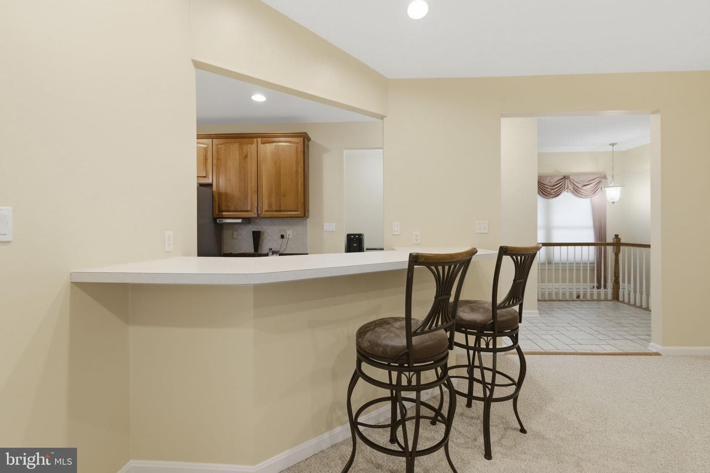 922 Sidehill Drive photo 6