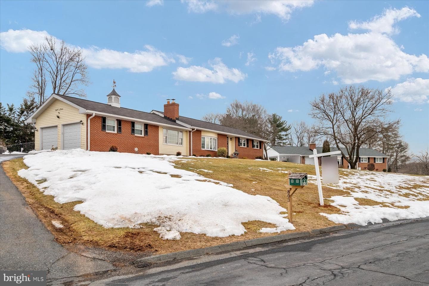 803 Karylou Circle photo 4