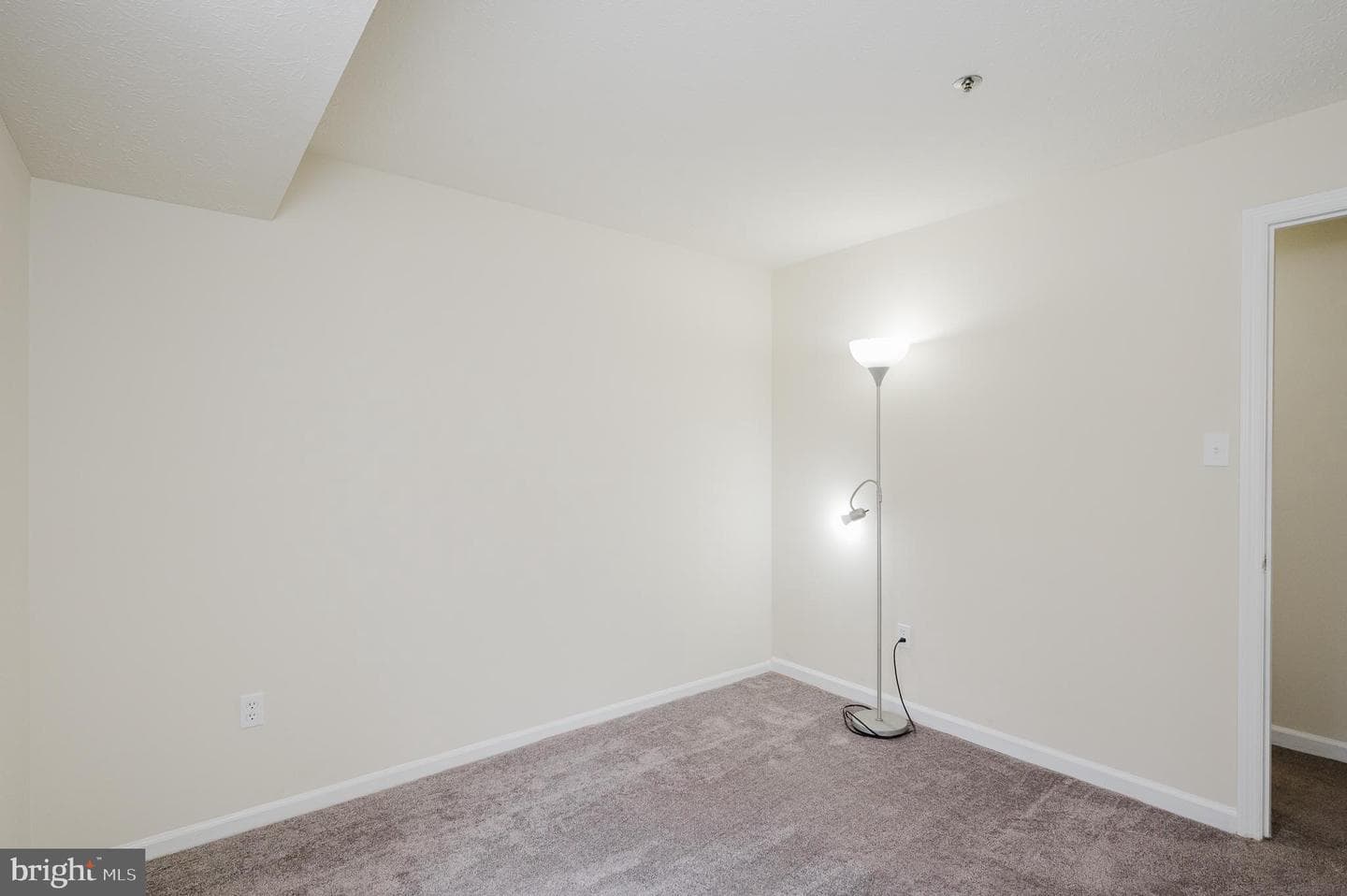 1006 Markham Court #15 photo 36