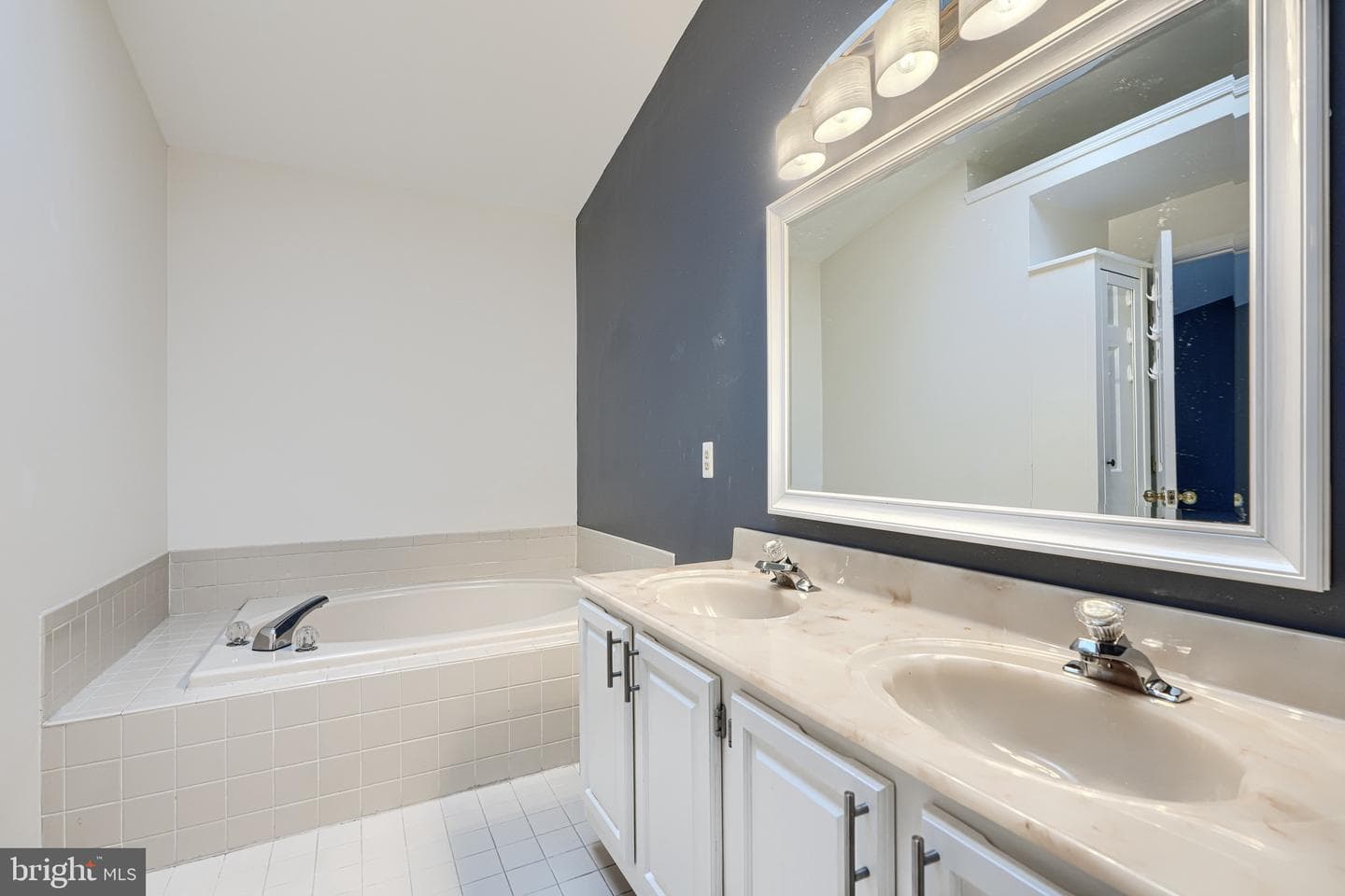1204 Athens Court photo 30