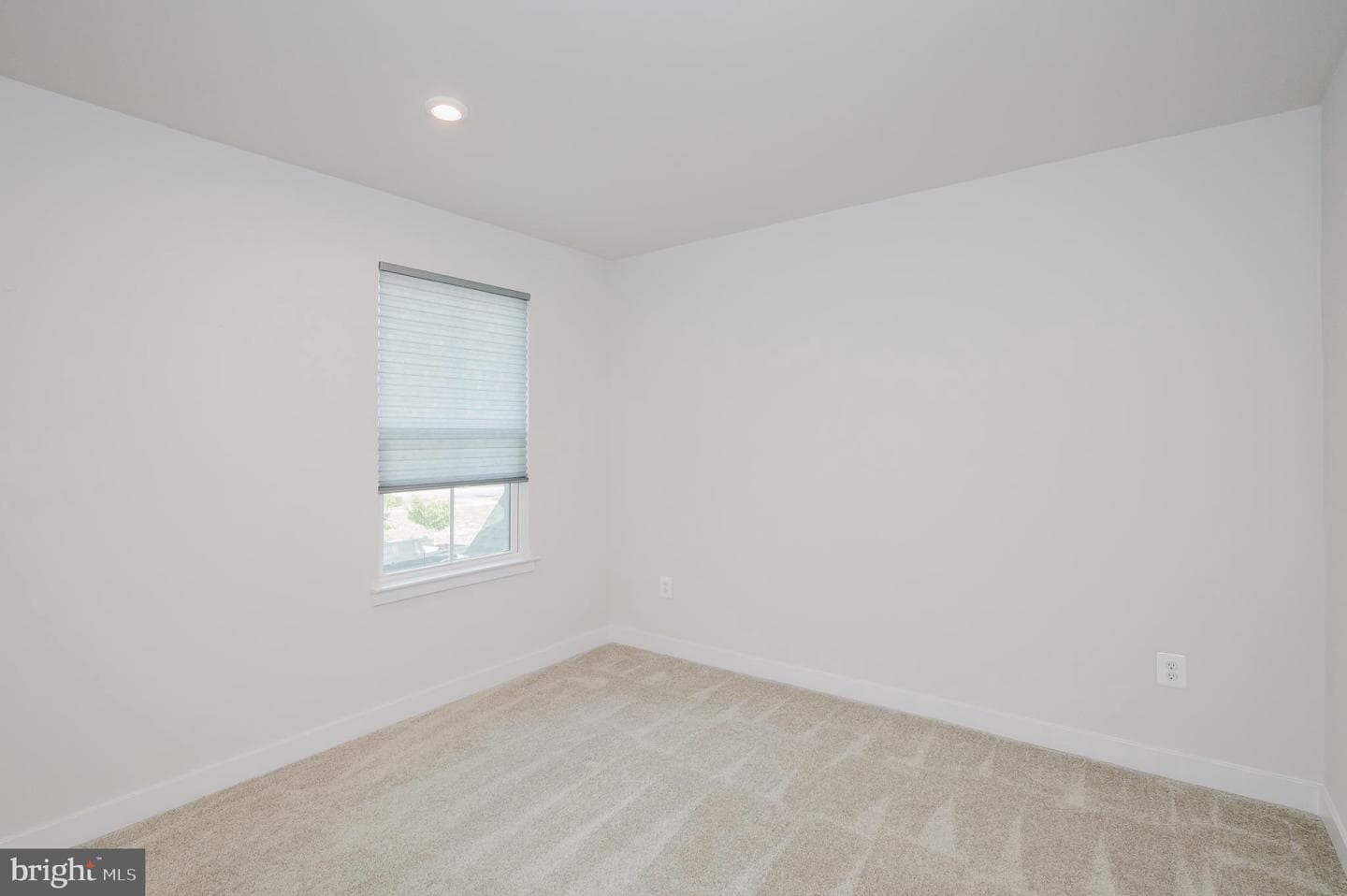 2754 Quicksilver Way photo 35