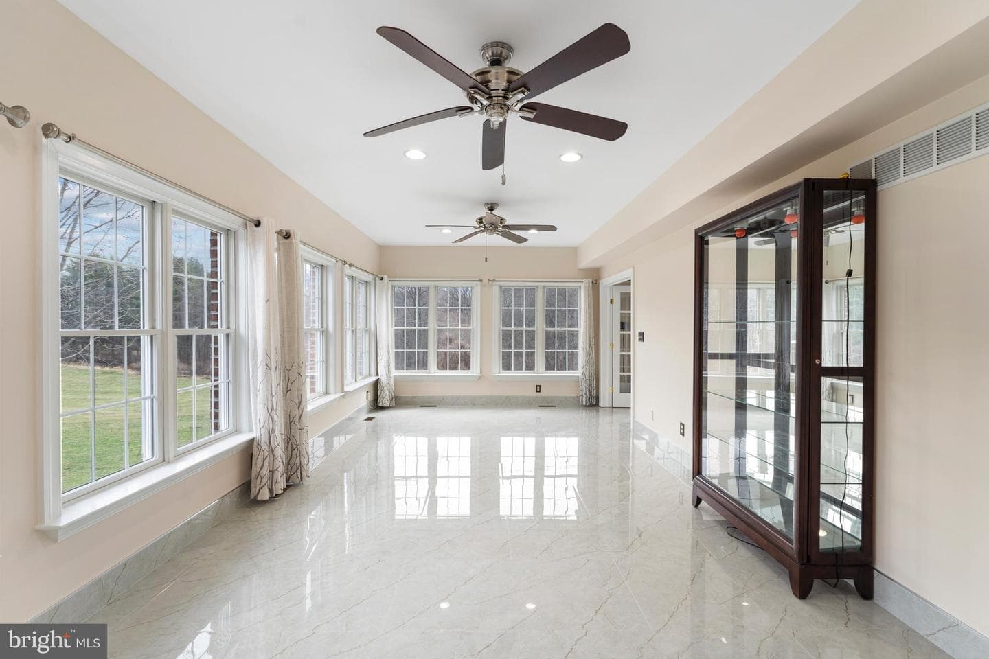 1410 Falls Crest Drive photo 17