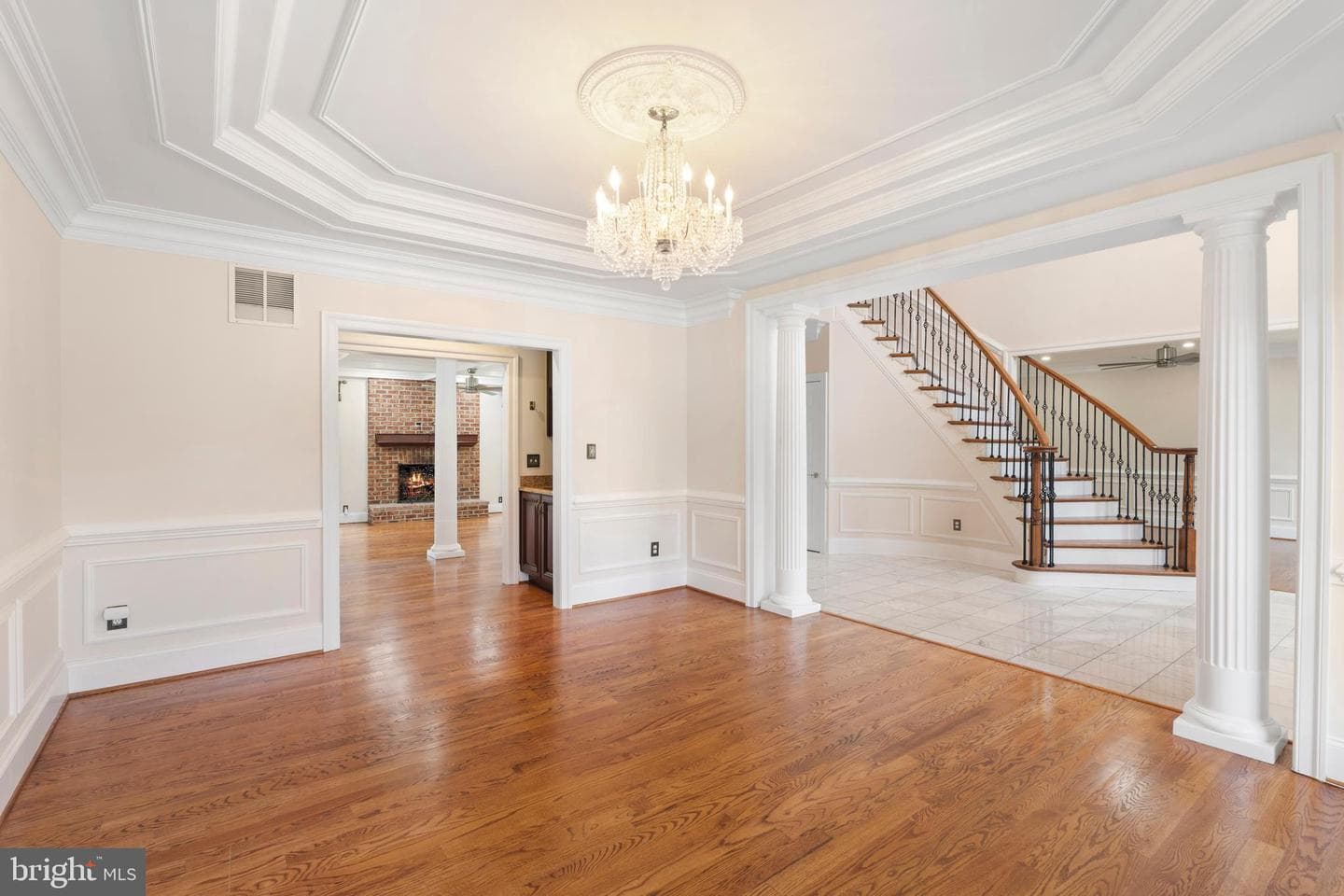 1410 Falls Crest Drive photo 3