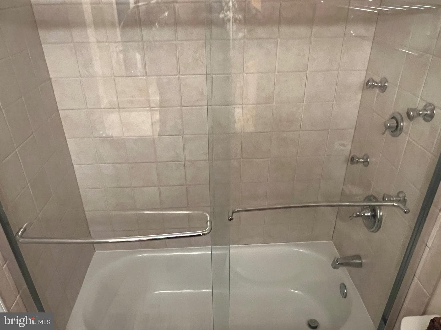 614 Camelot Drive photo 17
