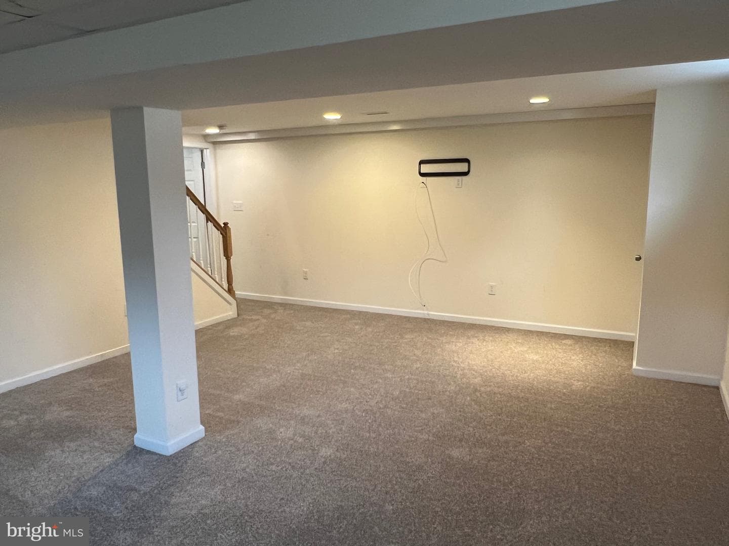 614 Camelot Drive photo 32