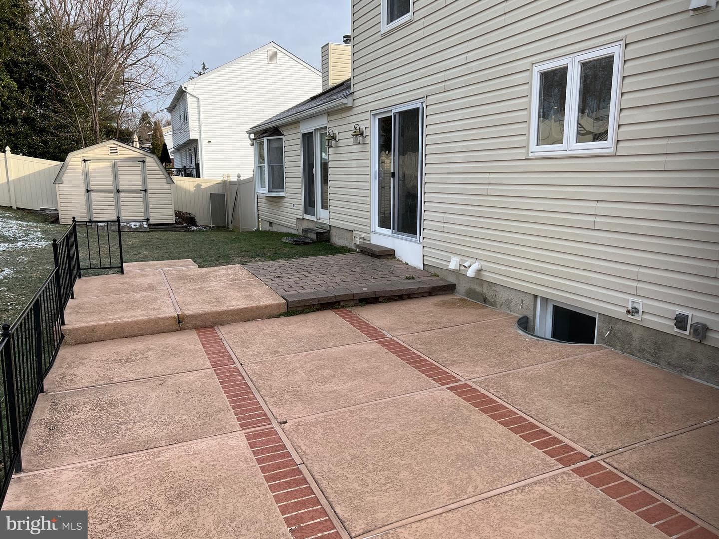 614 Camelot Drive photo 39