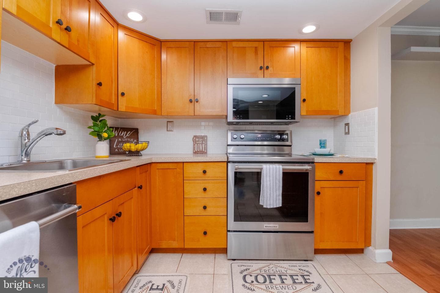 688 Shore photo 14