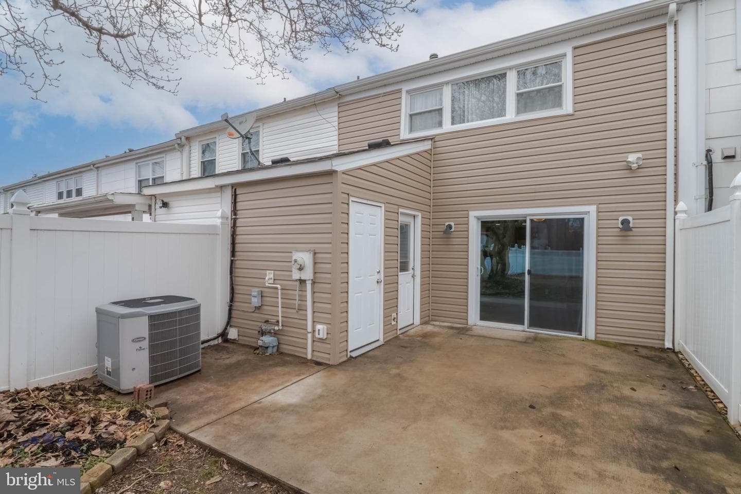 688 Shore photo 25